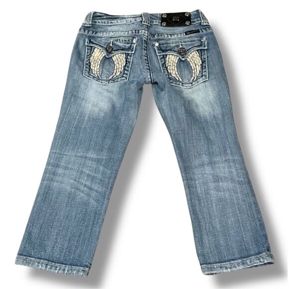 Miss Me Light Washed Distressed Signature Capri Jeans Size 27 - Picture 8 of 10
